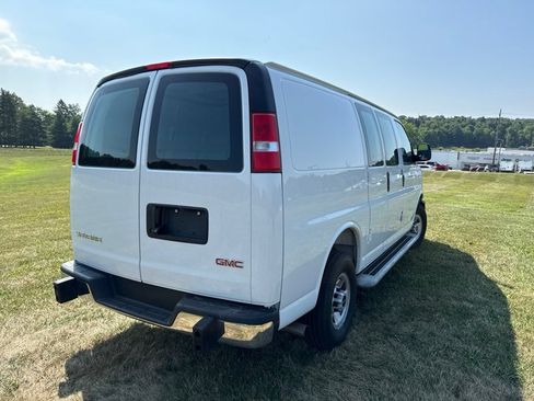 Used 2025 GMC Savana 2500 w/ Driver Convenience Package RWD image 5