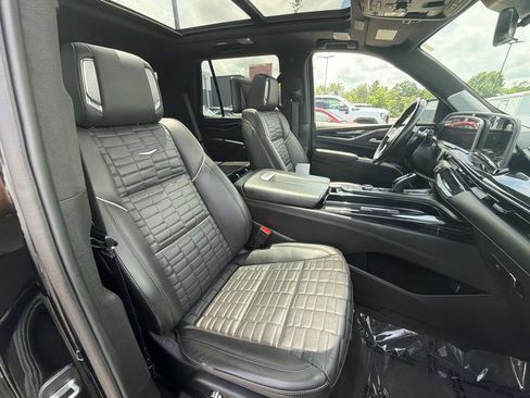 Used 2023 Cadillac Escalade V AWD/4WD image 25