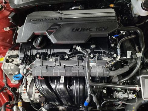 Used 2025 Hyundai Elantra Sport image 30