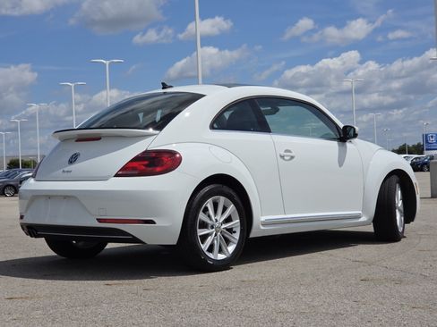 Used 2019 Volkswagen Beetle 2.0T SE FWD image 15