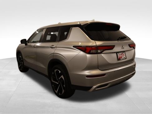Used 2024 Mitsubishi Outlander SE AWD/4WD image 4