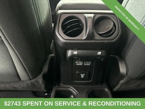 Used 2021 Jeep Gladiator Overland w/ LED Lighting Group AWD/4WD image 17