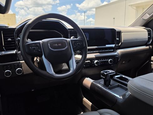 Used 2025 GMC Sierra 1500 SLT w/ SLT Premium Plus Package AWD/4WD image 16