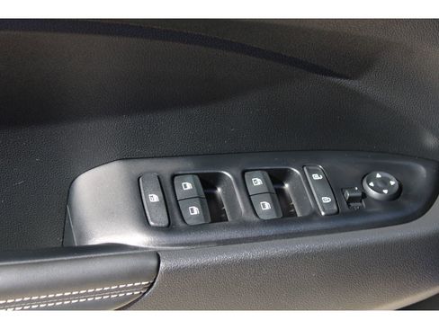 Used 2024 Hyundai Venue Limited image 16