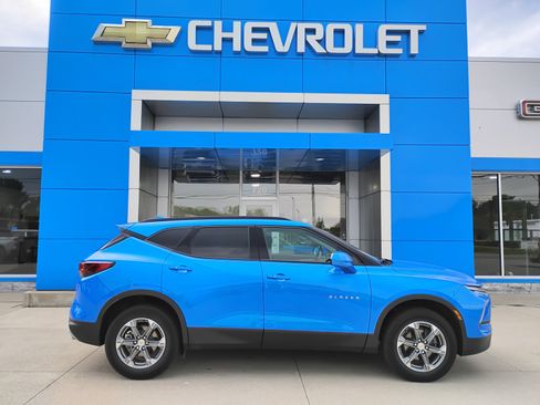 Used 2024 Chevrolet Blazer LT w/ Convenience Package FWD image 5