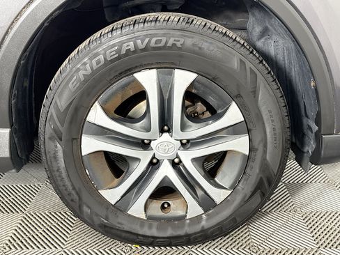 Used 2017 Toyota RAV4 LE FWD image 29