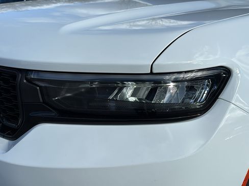 Certified 2024 Jeep Grand Cherokee Altitude image 9