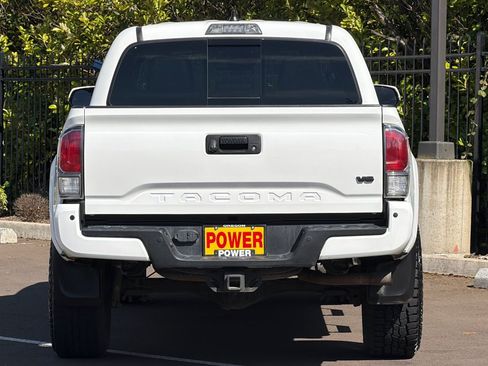 Used 2021 Toyota Tacoma TRD Sport w/ TRD Premium Sport Package image 5