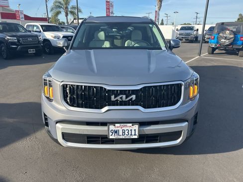 Used 2024 Kia Telluride EX w/ EX Captain's Chair Package image 10