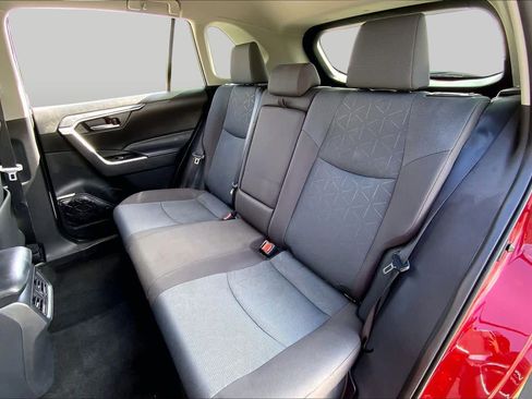 Used 2025 Toyota RAV4 XLE AWD/4WD image 20
