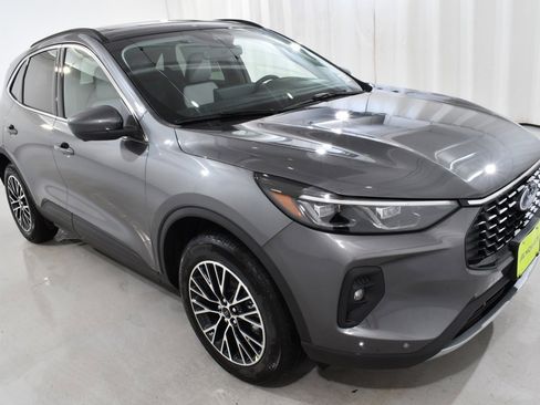 New 2025 Ford Escape SE w/ PHEV Premium Package image 5