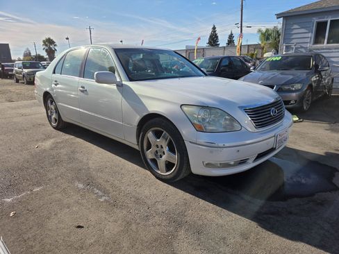 Used 2005 Lexus LS 430 RWD image 5