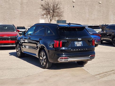 Used 2021 Kia Sorento S w/ Panoramic Sunroof Package image 5