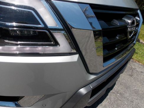 Used 2021 Nissan Armada SL w/ Captain's Chairs Package AWD/4WD image 27