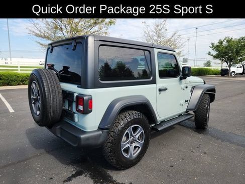 Used 2023 Jeep Wrangler Sport AWD/4WD image 9