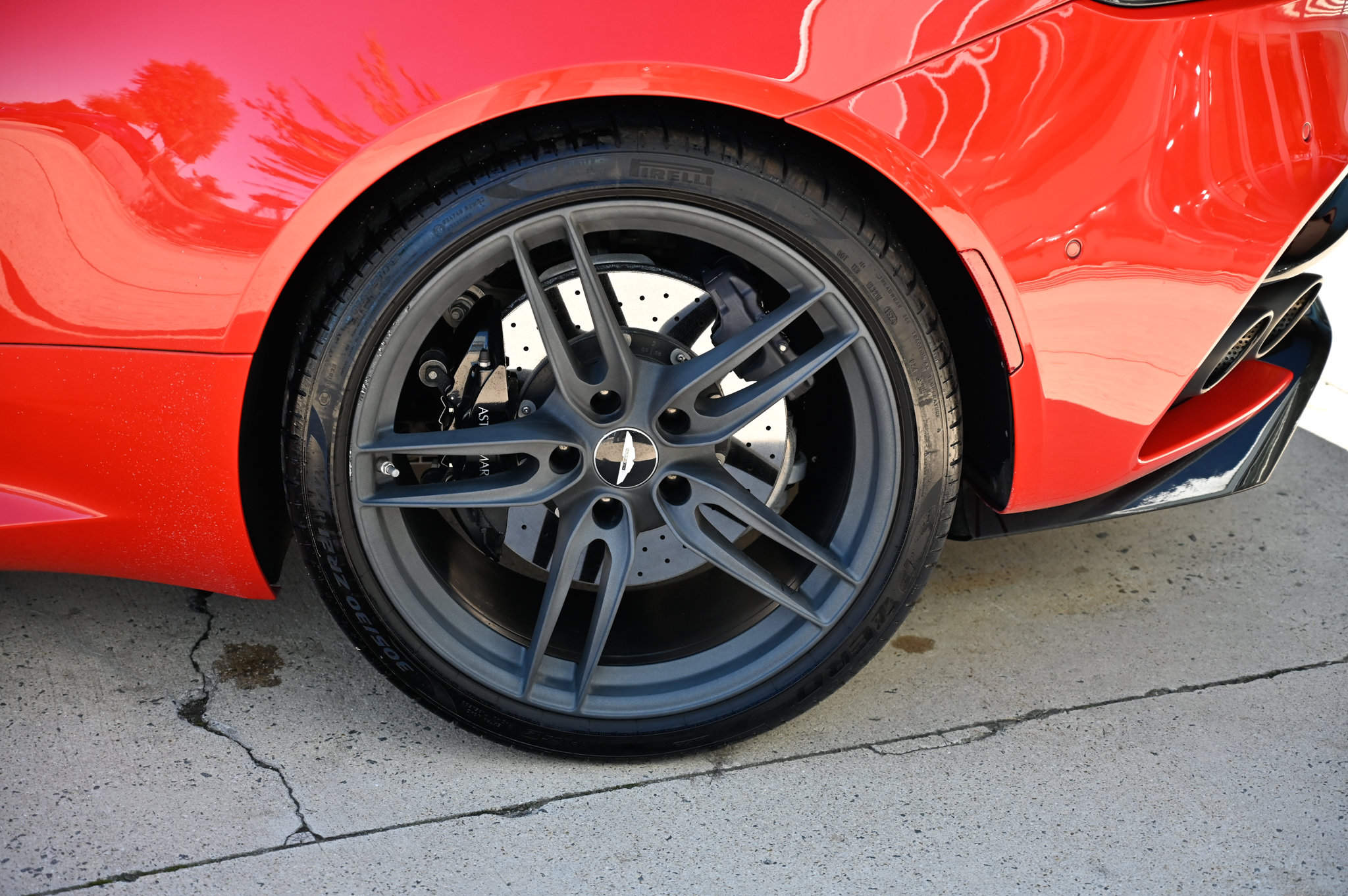 Used 2020 Aston Martin DBS Superleggera RWD image 10