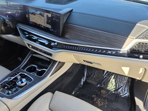 Used 2024 BMW X7 xDrive40i w/ Executive Package image 34