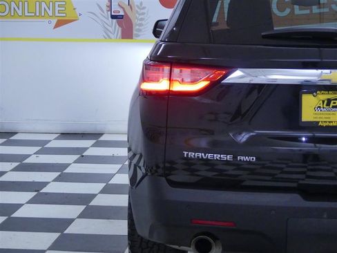 Used 2019 Chevrolet Traverse LT w/ LT Premium Package image 32