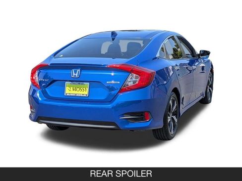 Used 2018 Honda Civic Touring image 8