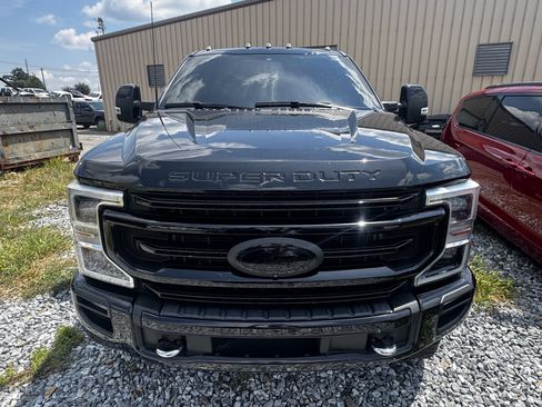 Used 2022 Ford F250 Platinum w/ FX4 Off-Road Package AWD/4WD image 3