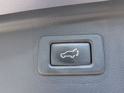 Used 2015 Subaru Outback 2.5i Limited AWD/4WD image 13