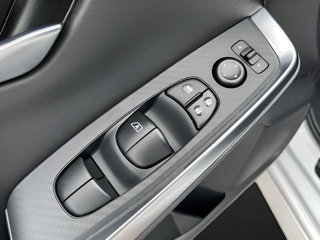 Used 2022 Nissan Sentra SR w/ Lighting Package FWD image 11