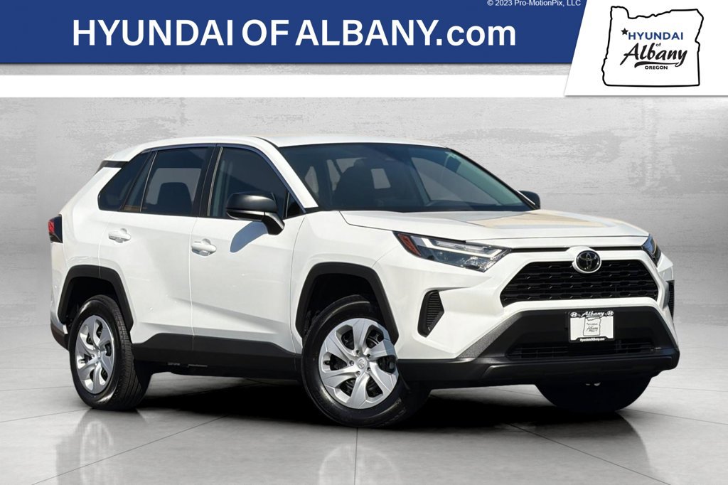 Used 2025 Toyota RAV4 LE AWD/4WD image 1