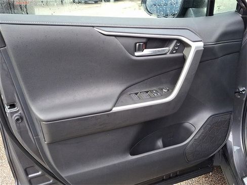 New 2025 Toyota RAV4 Limited image 12