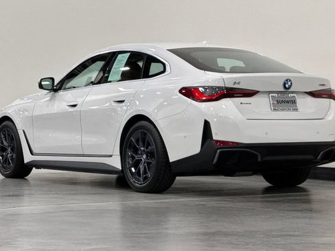 Used 2023 BMW i4 eDrive40 RWD image 6