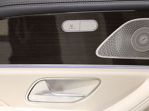 Certified 2024 Mercedes-Benz GLE 450e 4MATIC image 39