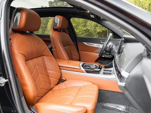 Used 2023 BMW 740i w/ Luxury Rear Seating Package RWD image 35