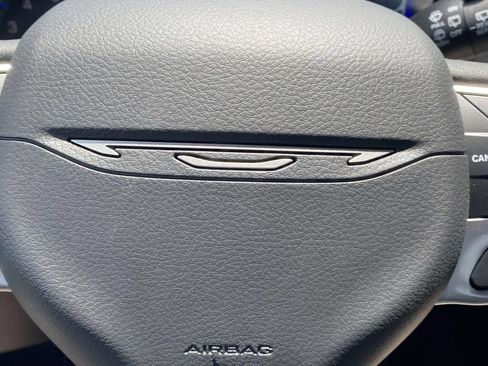 New 2027 Chrysler Pacifica Select FWD image 28