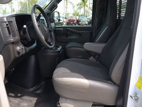 Used 2025 Chevrolet Express 2500 w/ Driver Convenience Package RWD image 23