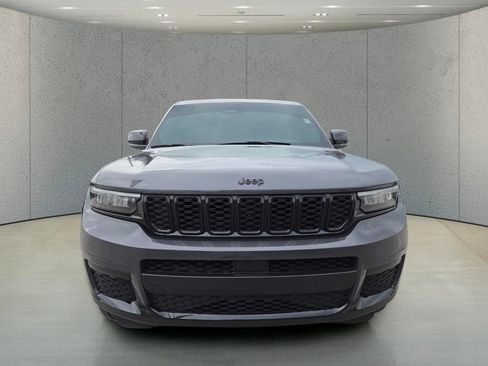 Used 2023 Jeep Grand Cherokee L Laredo RWD image 12