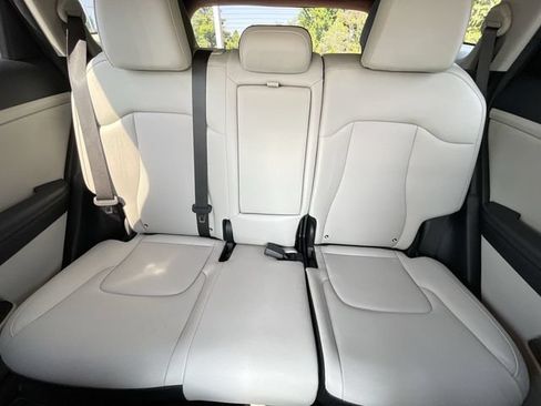 Used 2023 Kia Sportage EX FWD image 16