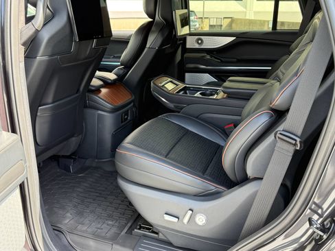 New 2026 Lincoln Navigator Black Label AWD/4WD image 28
