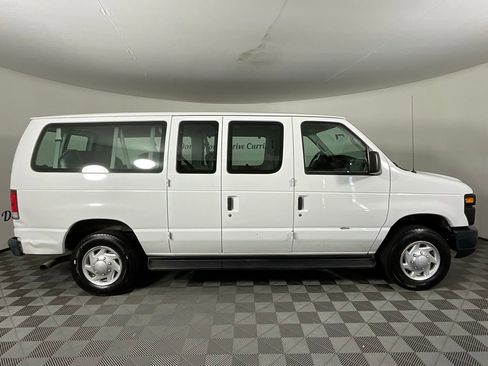 Used 2014 Ford E-350 and Econoline 350 XL w/ Power Windows & Locks Group RWD image 2