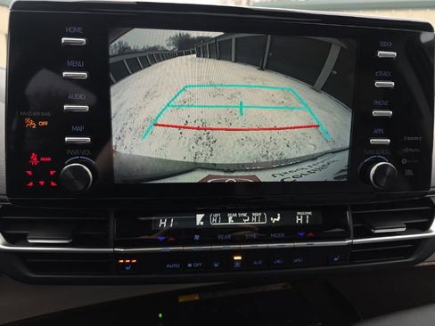 Certified 2024 Toyota Sienna XLE image 22