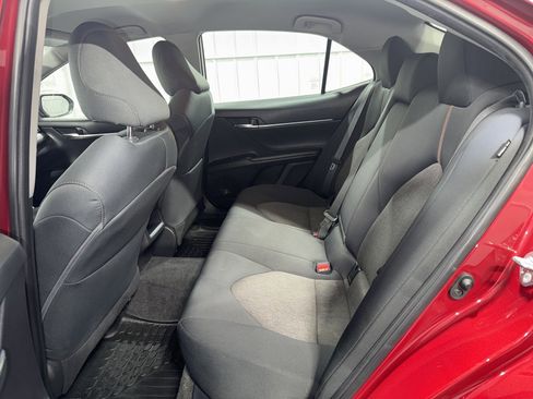 Used 2020 Toyota Camry LE image 14