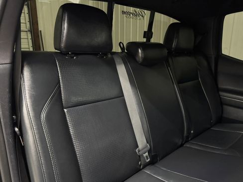 Used 2018 Toyota Tacoma TRD Off-Road image 16