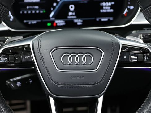 Used 2023 Audi S8 w/ S8 Comfort Plus Package AWD/4WD image 24