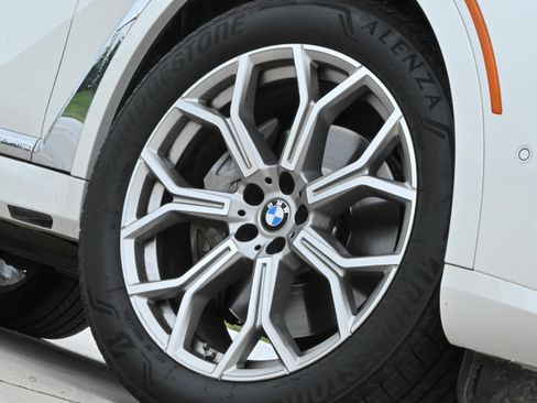Certified 2024 BMW X7 xDrive40i w/ Executive Package AWD/4WD image 11