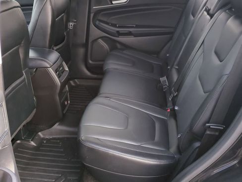 Used 2018 Ford Edge Titanium image 20