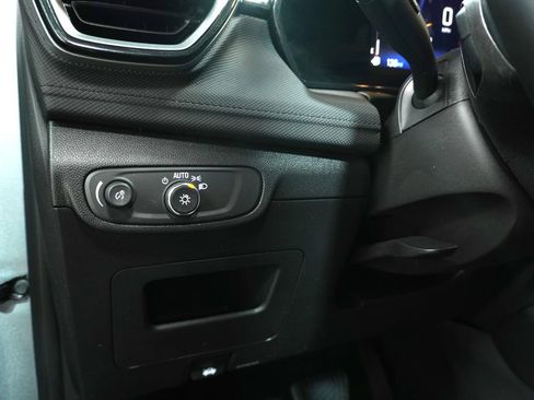 Used 2024 Chevrolet TrailBlazer LT w/ LT Cold Weather Package FWD image 19