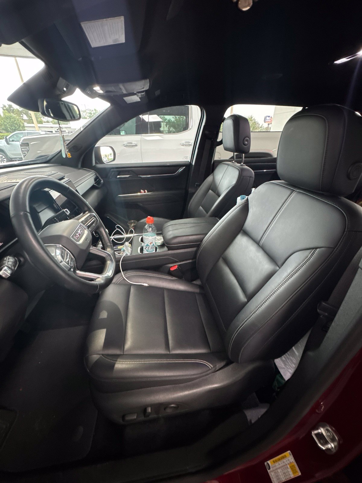 Used 2024 GMC Acadia Elevation AWD/4WD image 5