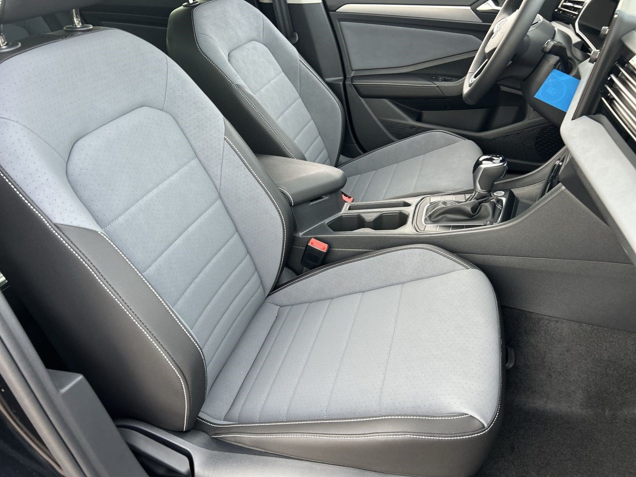 New 2027 Volkswagen Jetta SE FWD image 7