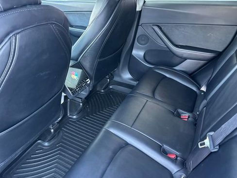 Used 2021 Tesla Model Y Long Range image 14