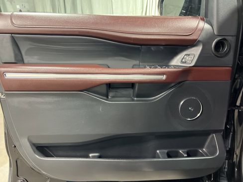 Used 2024 Ford Expedition Max Limited image 25