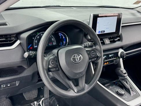 Used 2024 Toyota RAV4 LE AWD/4WD image 34