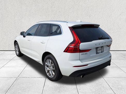 Used 2020 Volvo XC60 T5 Momentum image 5